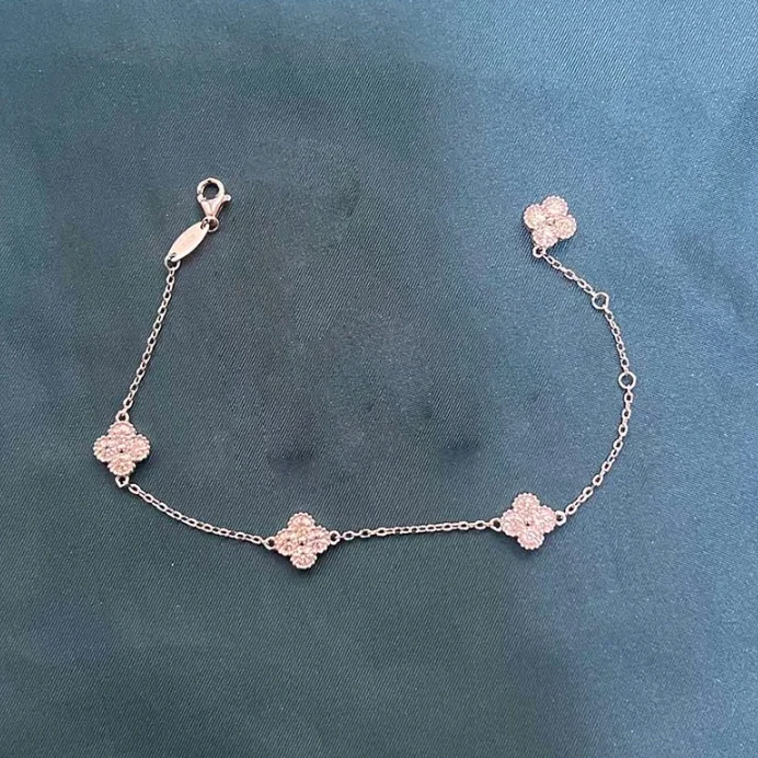 d Moissanite Clover bracelet